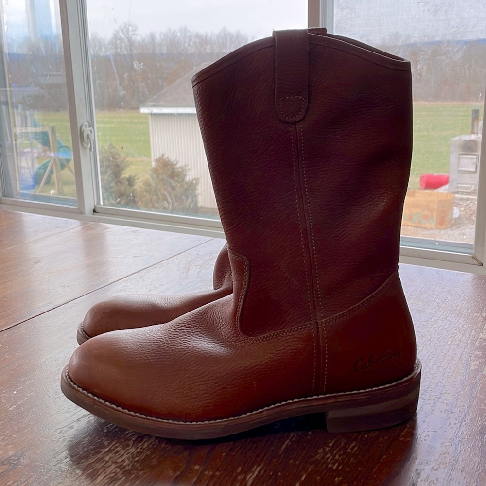 Cabela’s gore-Tex pull on cowboy boot.